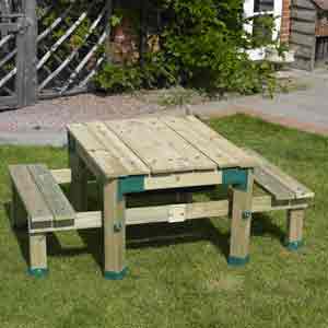 TP426 Forest Deluxe Picnic Table Sandpit